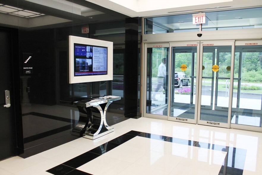 More Photos Of 304 Cambridge Rd, Woburn Office For Lease