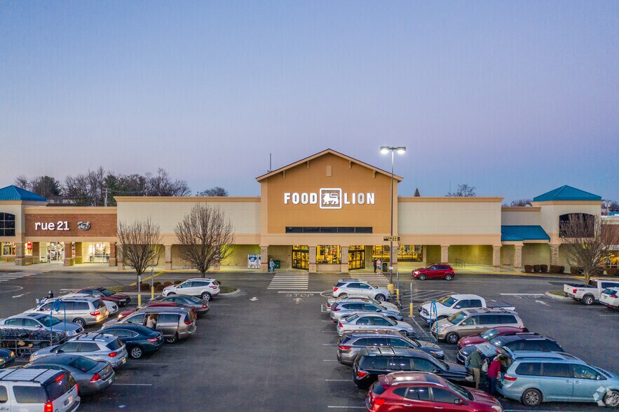 More Photos Of 377 W Jackson St, Cookeville Unknown For Lease