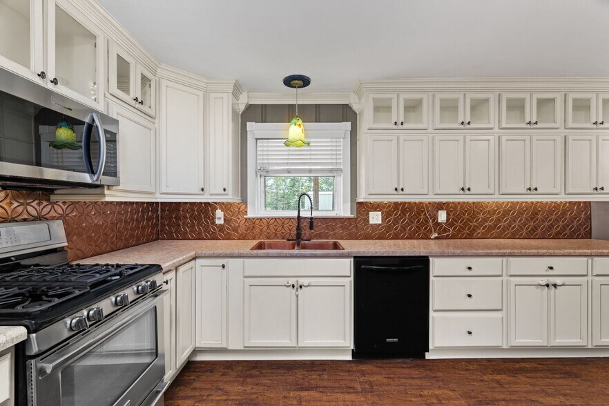 More Photos Of 354 County Road 172, Florence Flex For Sale