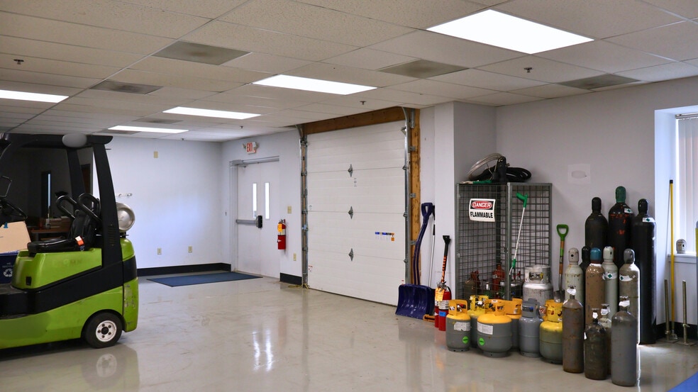 More Photos Of 6405 Flank Dr, Harrisburg Office For Sale