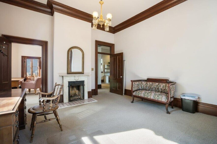 More Photos Of 653 11th St, Oakland Loft Creative Space For Sale