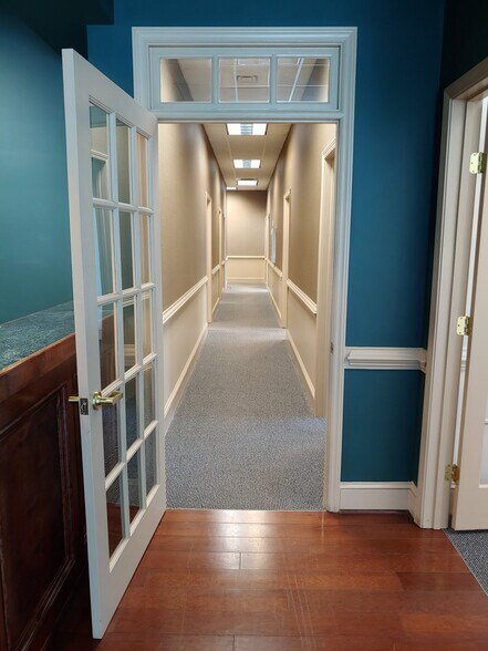 More Photos Of 2512 Independence Blvd, Wilmington Office For Lease