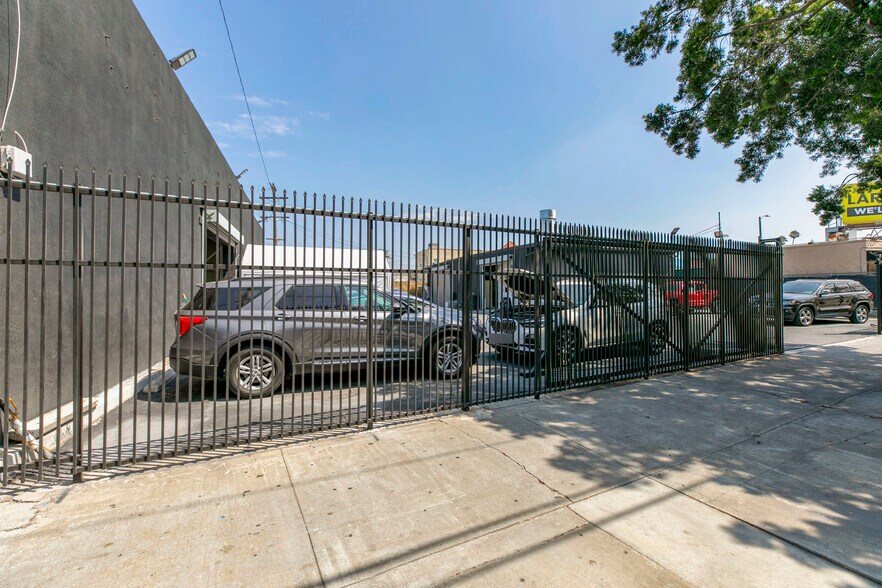 More Photos Of 4605–4619 W Pico Boulevard, Los Angeles Auto Repair For Sale