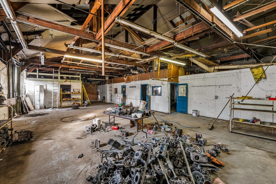 More Photos Of 1808 Bomar Ave, Fort Worth General Retail For Sale