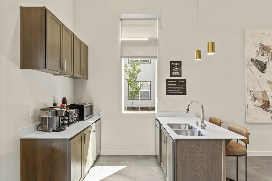More Photos Of 7011 NE 126th St, Vancouver Apartments For Sale