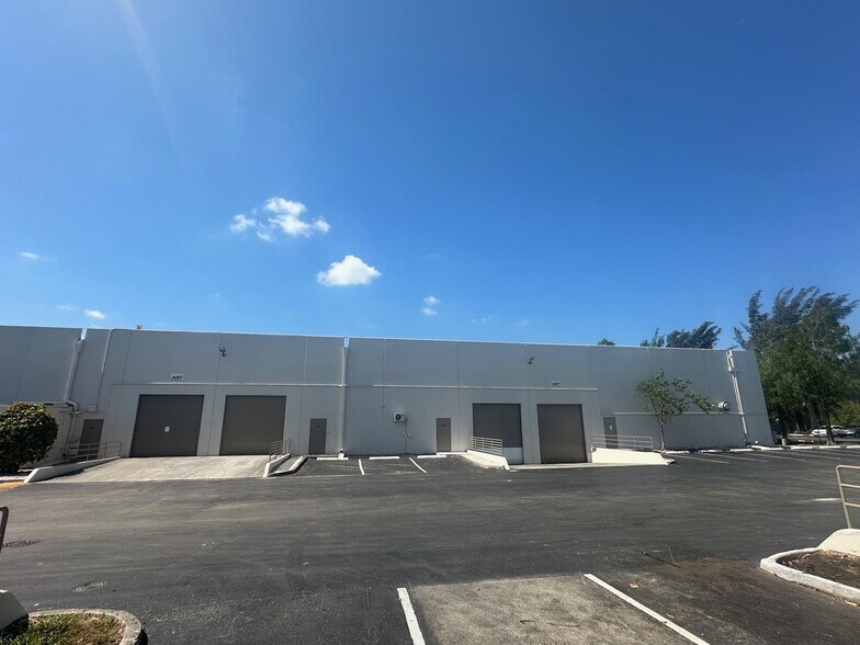 More Photos Of 3400 SW 26th Ter, Fort Lauderdale Unknown For Lease