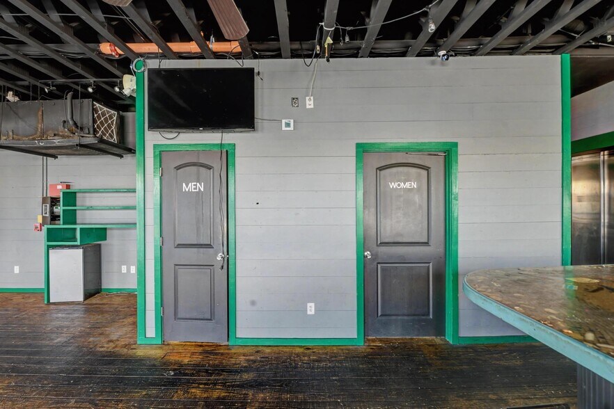 More Photos Of 113 S Beach Blvd, Bay Saint Louis Restaurant For Sale