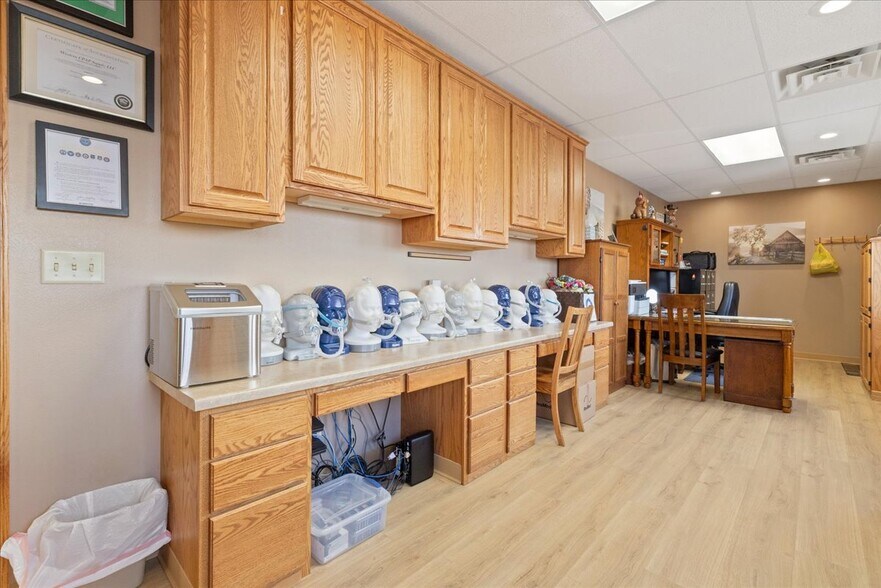 More Photos Of 4100-4140 Laramie St, Cheyenne Medical For Sale