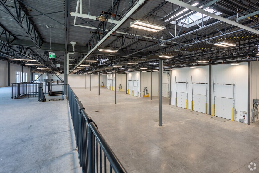 More Photos Of 9870 70 St SE, Calgary Warehouse For Sale