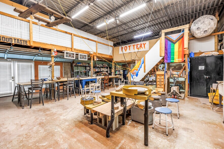More Photos Of 563 49th St S, Saint Petersburg Storefront Retail Office For Lease