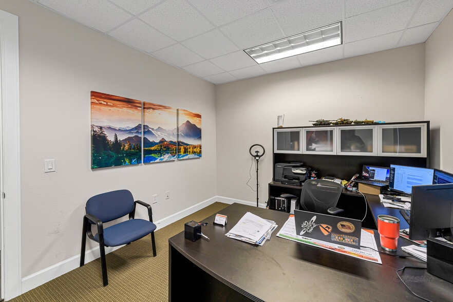 More Photos Of 1526 Katy Gap Rd, Katy Office For Sale