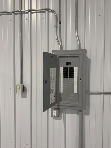 More Photos Of 925 O E Bieri Ind Dr, Lowell Industrial For Lease