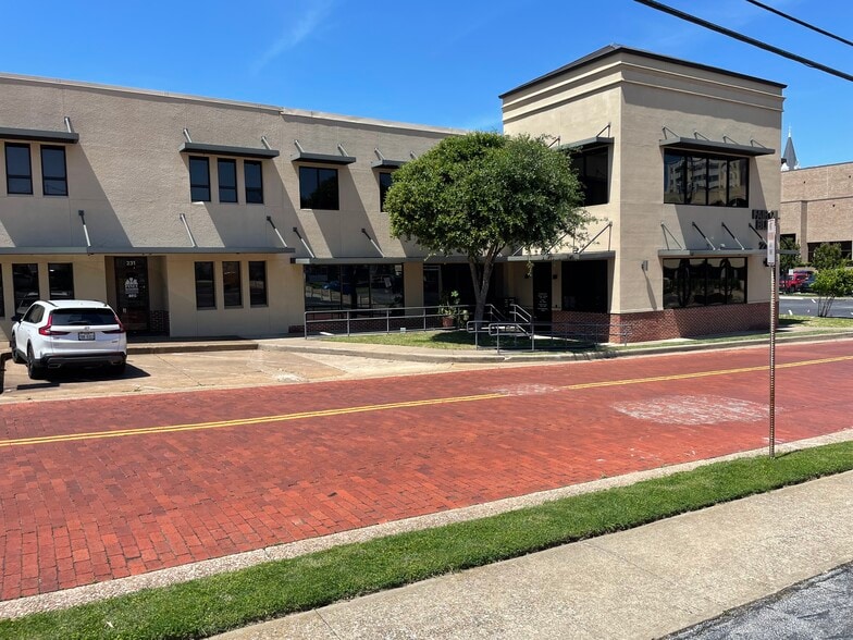 Primary Photo Of 227 S College Ave, Tyler Office For Lease