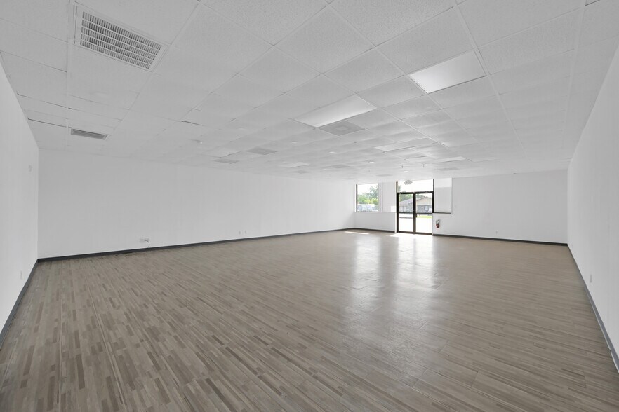 More Photos Of 23233 Snook Ln, Tomball Storefront Retail Office For Lease