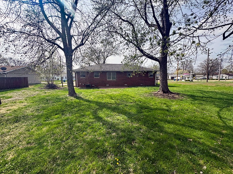 More Photos Of 2900-2904 Maryville Rd, Granite City Religious Facility For Sale