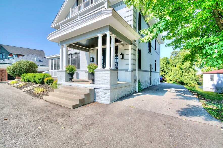 More Photos Of 33 N Fort Thomas Ave, Fort Thomas Office For Sale
