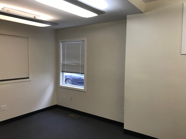 More Photos Of 166 East Ave, Norwalk Medical For Lease