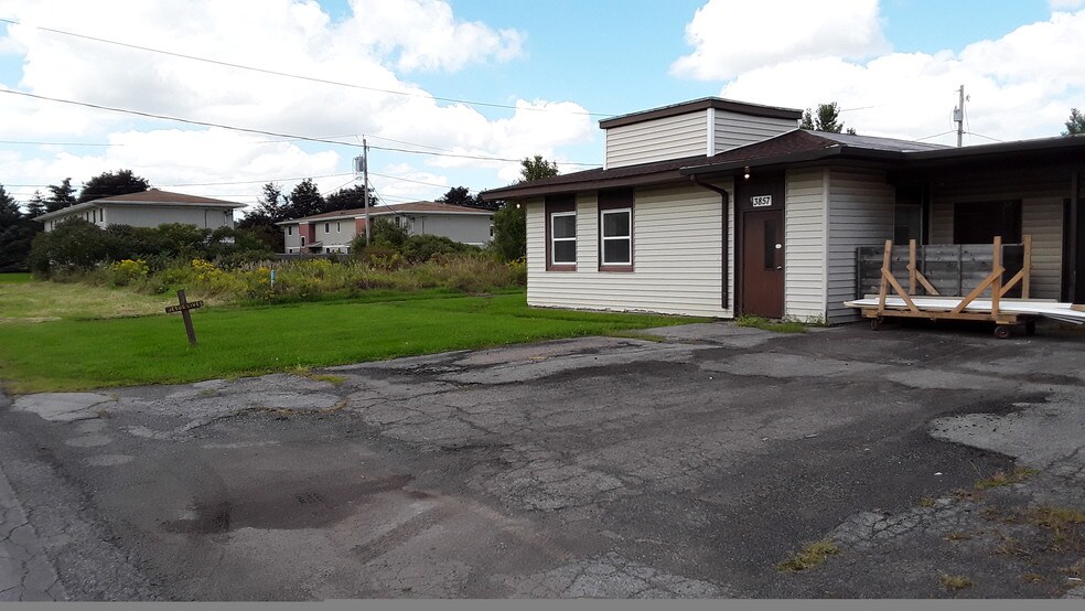 More Photos Of 3857 Eagle Dr, Sanborn Flex For Sale