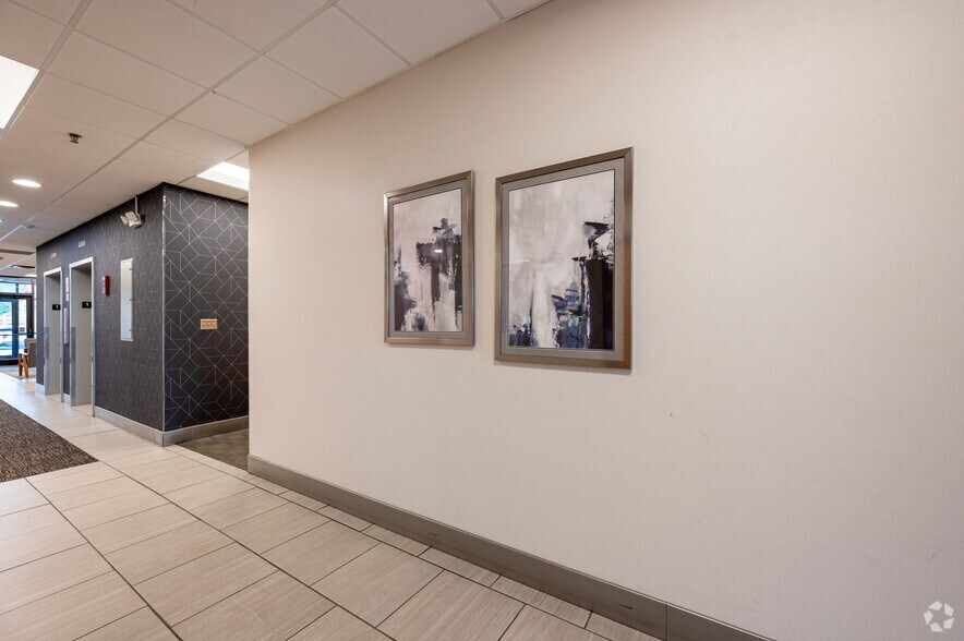 More Photos Of 4701 N Keystone Ave, Indianapolis Office For Sale