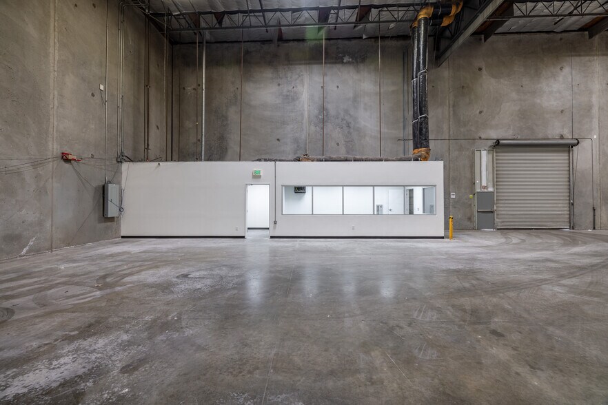 More Photos Of 14801 Able Ln, Huntington Beach Warehouse For Lease