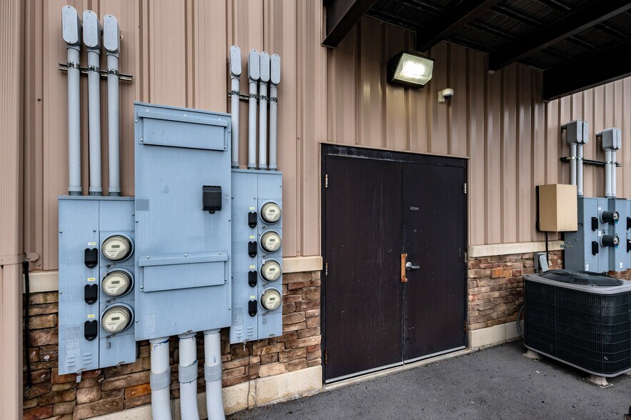 More Photos Of 7100 Willie G Ave, Morgantown Storefront Retail Office For Lease