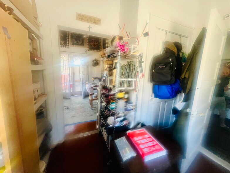 More Photos Of 403 Blanco Rd, San Antonio General Retail For Sale