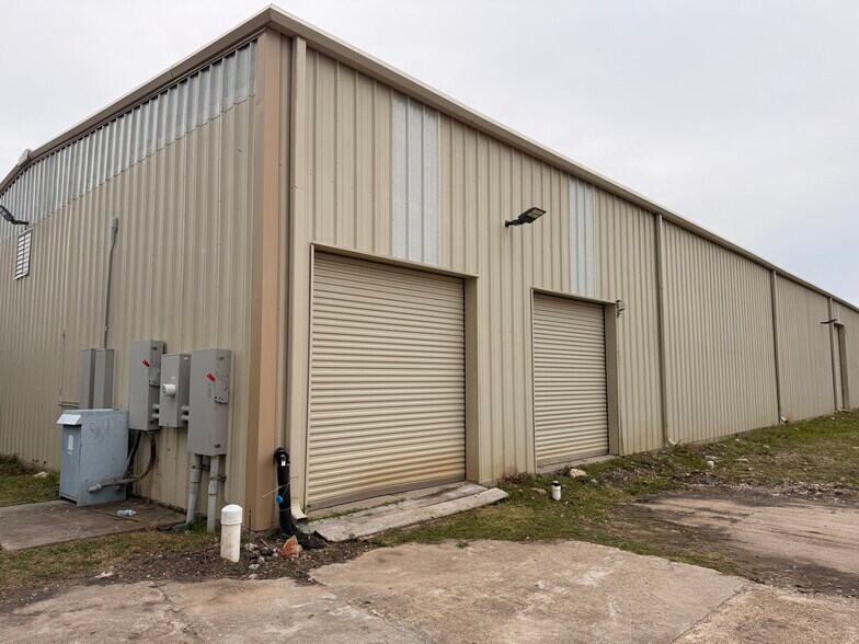 More Photos Of 12345 Bellaire Blvd, Houston Industrial For Lease