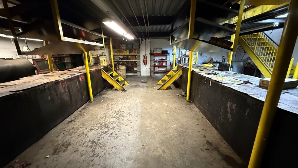 More Photos Of 3919 Highway 25, Montevallo Service For Sale