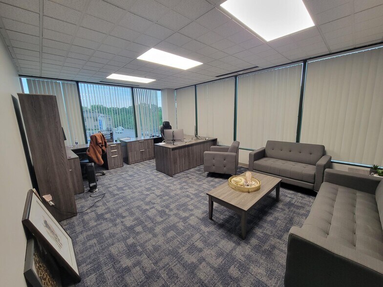 More Photos Of 8001 Broadway, Merrillville Office For Lease
