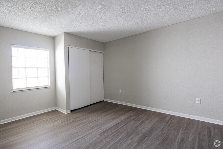 More Photos Of 7315 W Hanna Ave, Tampa Apartments For Sale