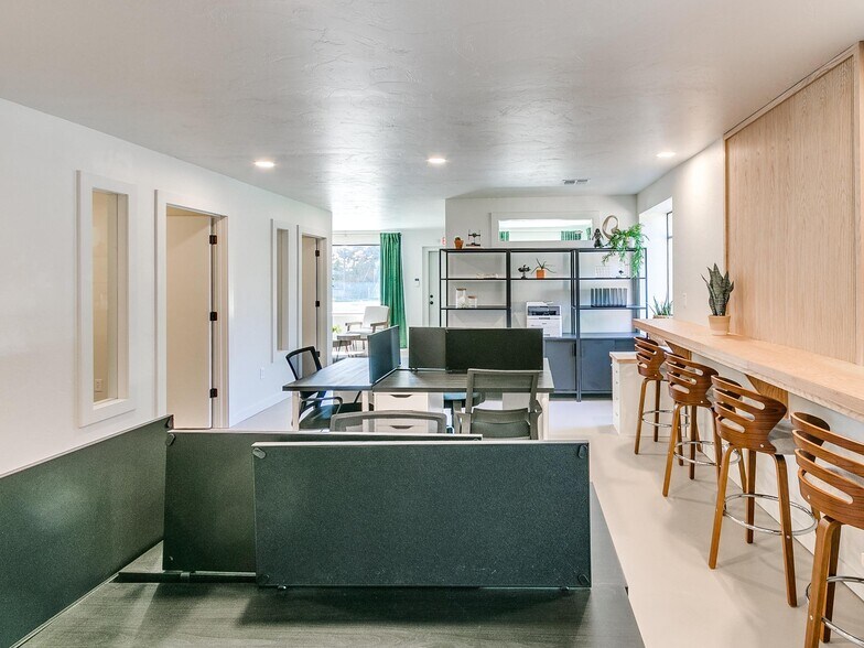 More Photos Of 527 E Main St, Norman Storefront For Lease