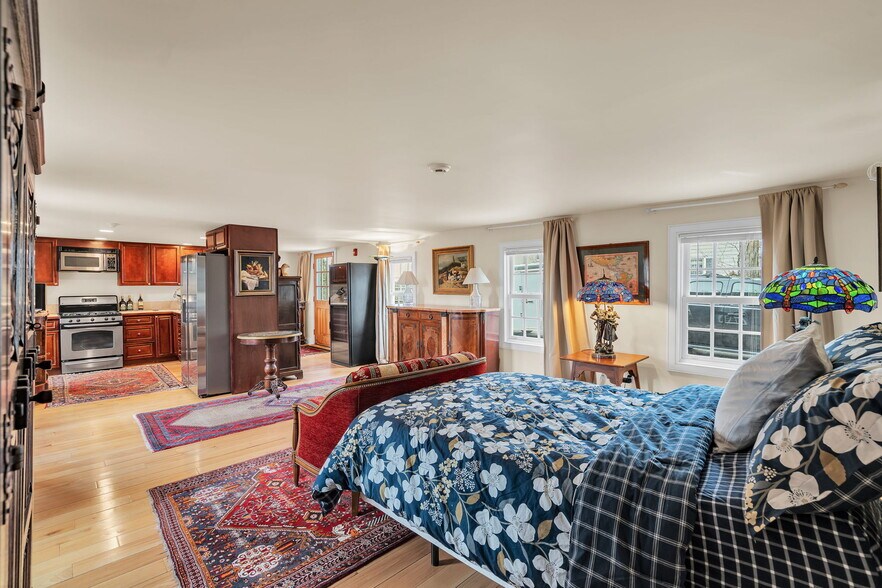 More Photos Of 137 Stockton St, Hightstown Flex For Sale