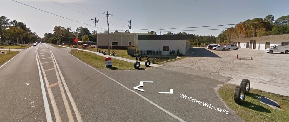 More Photos Of 880 SW Sisters Welcome Rd, Lake City Flex For Lease