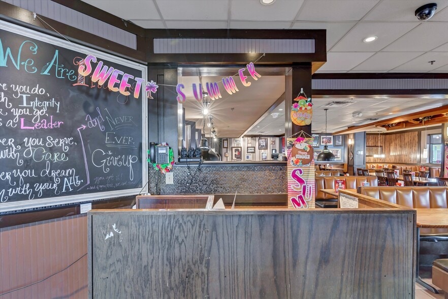 More Photos Of 2794 Parkway, Pigeon Forge Restaurant For Lease