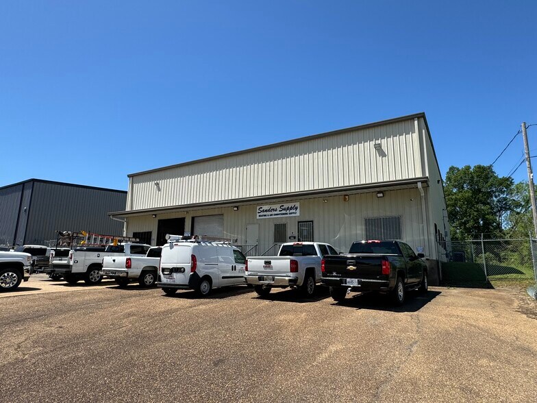 Primary Photo Of 337 Industrial Dr, Jackson Distribution For Lease