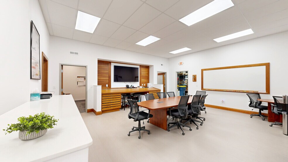 Primary Photo Of 9150 Harrison Park Ct, Indianapolis Light Distribution For Lease