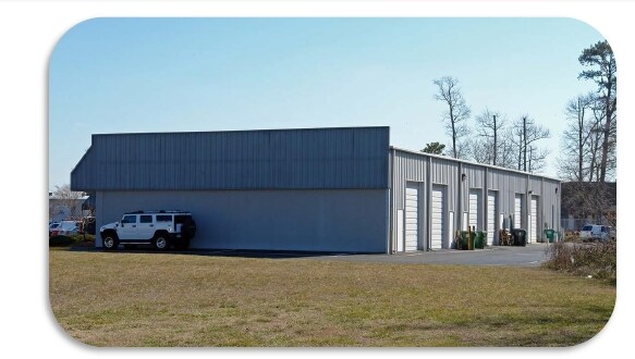 More Photos Of 1226 Executive Blvd, Chesapeake Showroom For Lease