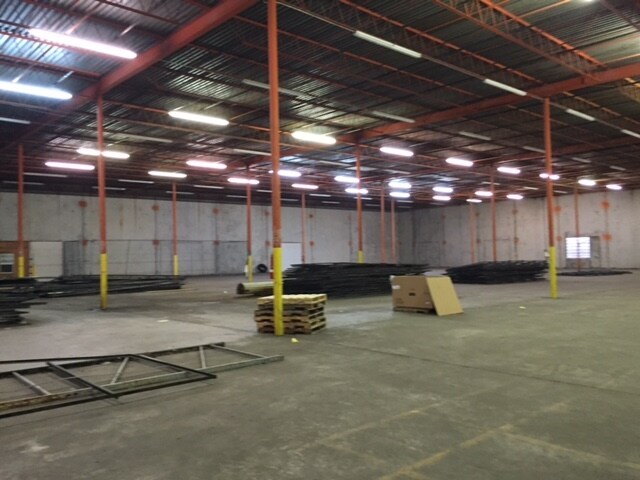 More Photos Of 10020 N Palafox St, Pensacola Distribution For Lease