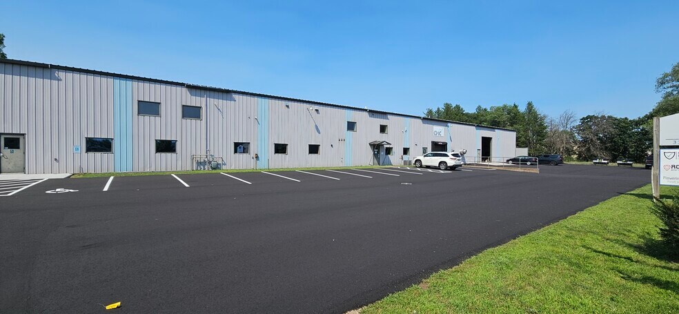 Primary Photo Of 3132 Louis Ave, Eau Claire Warehouse For Lease