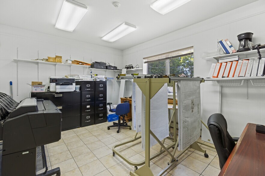 More Photos Of 87 Old River St, Hackensack Office Residential For Lease