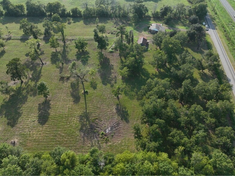 More Photos Of 7751 Highway 1, Boyce Light Manufacturing For Sale