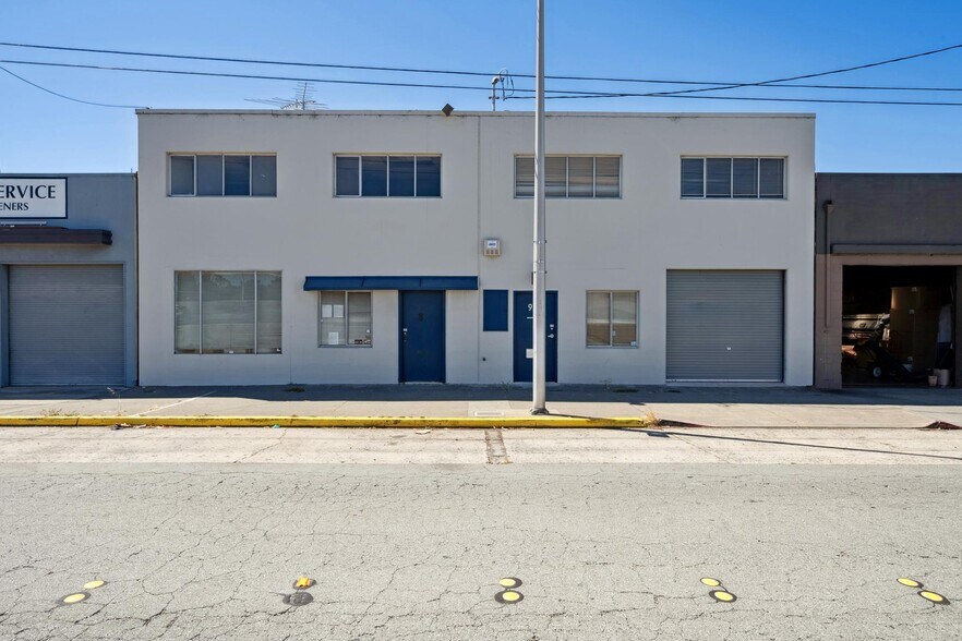 More Photos Of 931 N Amphlett Blvd, San Mateo Distribution For Lease