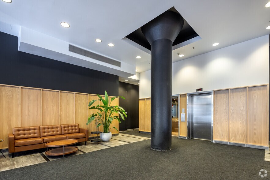 More Photos Of 4446 Boul Saint Laurent, Montréal Loft Creative Space For Lease