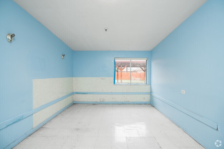 More Photos Of 1415 W Washington St, Brownsville Healthcare For Sale