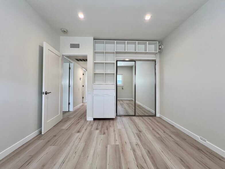 More Photos Of 3511 Market St, Glendale Office Residential For Lease