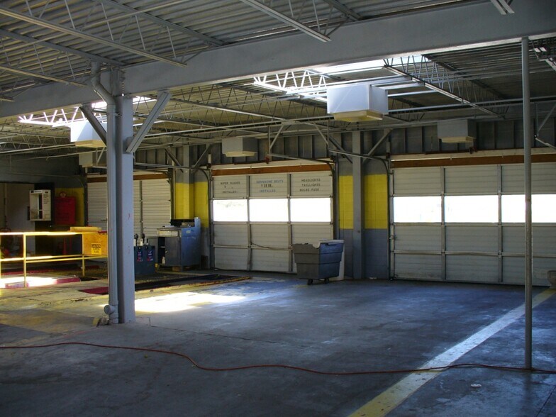 More Photos Of 3030 University Dr, Huntsville Carwash For Sale