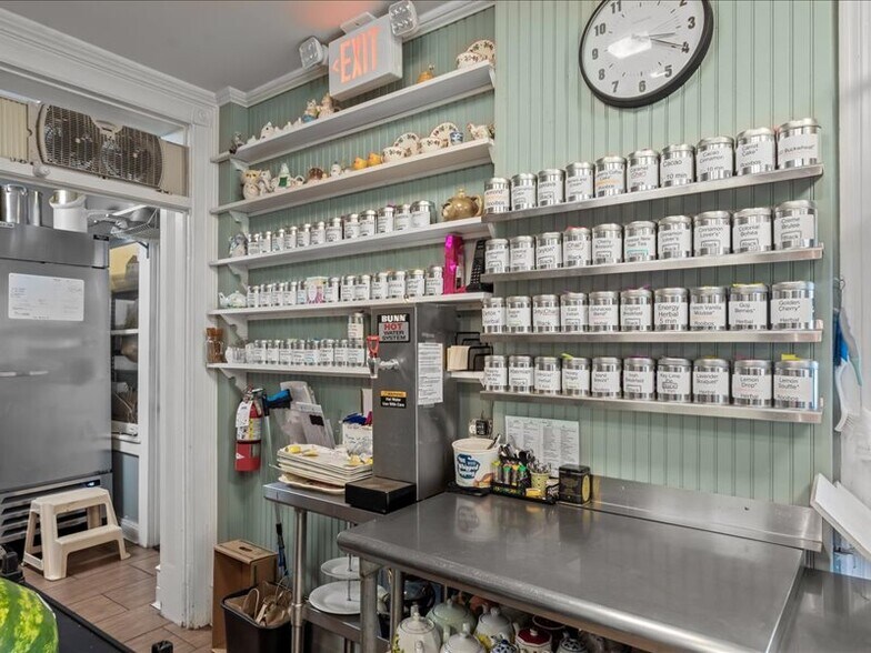 More Photos Of 1919 W Point Pike, Lansdale Freestanding For Sale