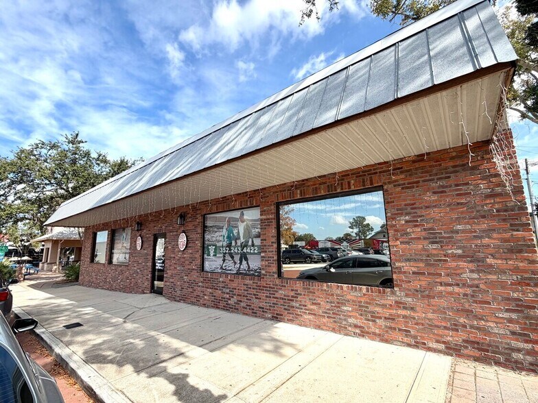 More Photos Of 627 8th St, Clermont Office For Lease