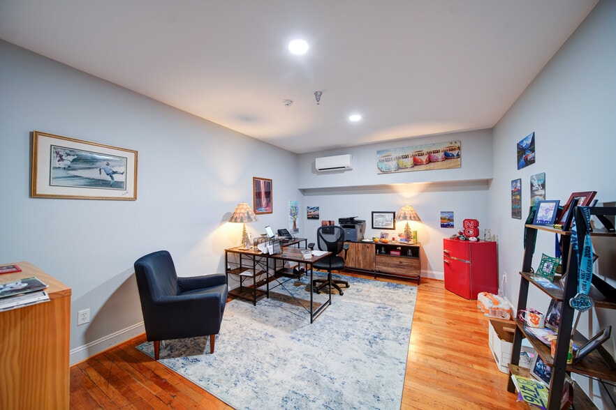 More Photos Of 135 E Main St, Rock Hill General Retail For Lease