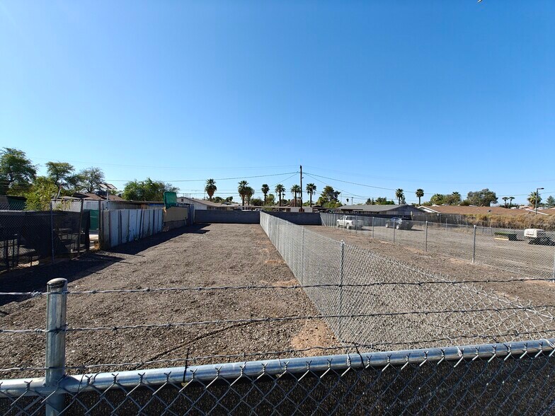 More Photos Of 450 S Date, Mesa Contractor Storage Yard For Lease